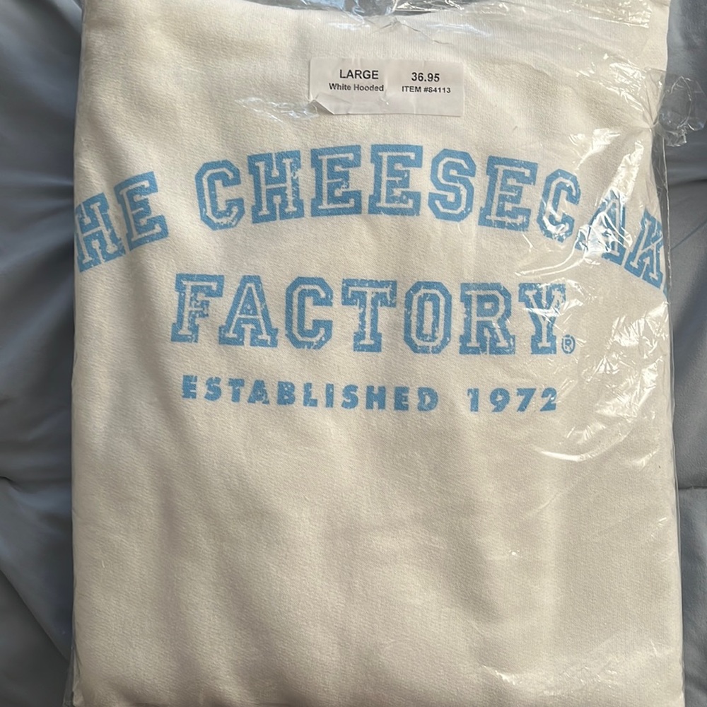 Cheesecake Factory sweatshirt L New no tags tho